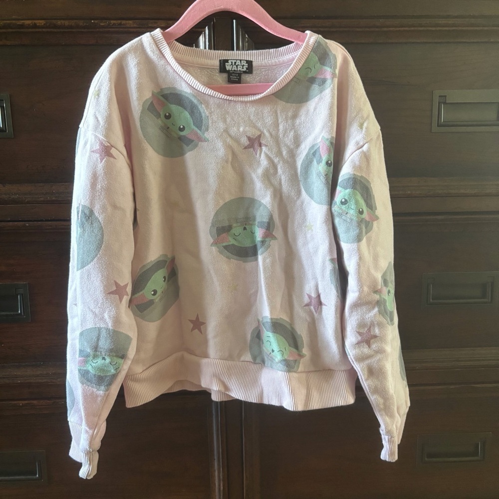 Star Wars baby Yoda pink sweatshirt in size 10/12